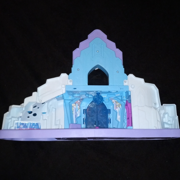 Little People Disney Frozen Elsa's Ice Palace - Picture 7 of 9